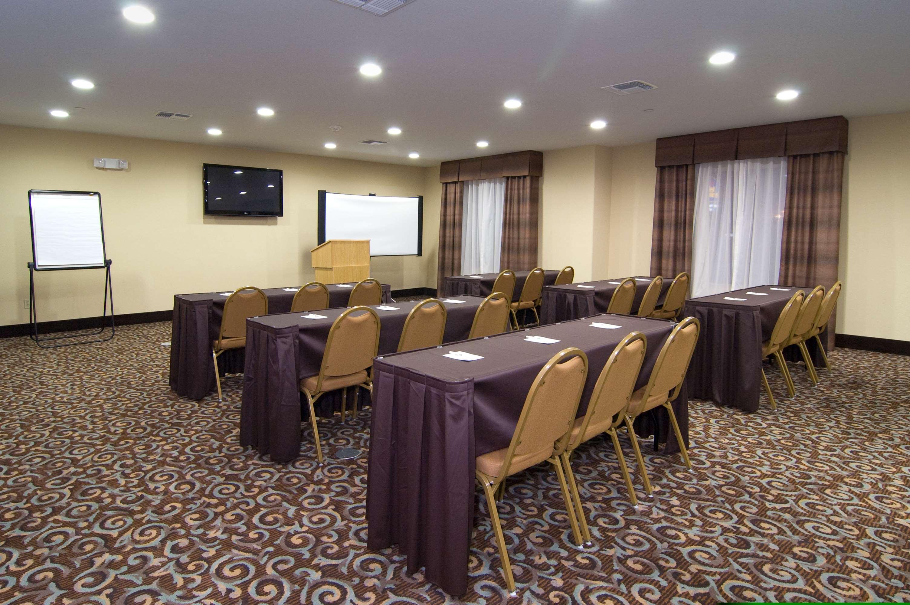 Best Western Bastrop Pines Inn Üzleti fotó