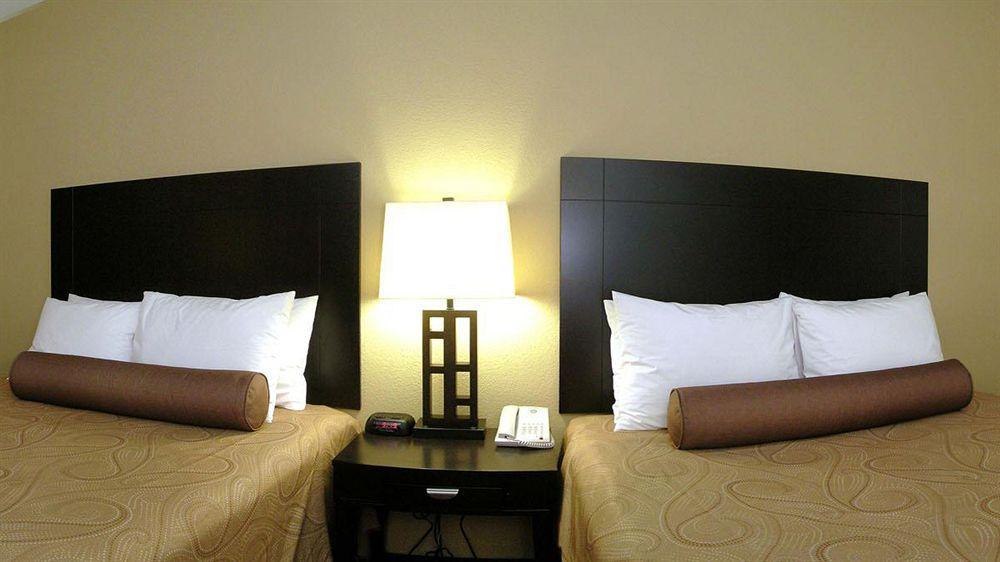 Best Western Bastrop Pines Inn Kültér fotó